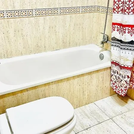 Spacious 2 Bedroom Golden Διαμέρισμα *
