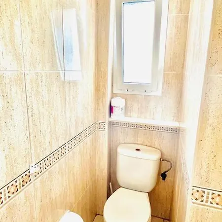 Spacious 2 Bedroom Golden * Callao Salvaje