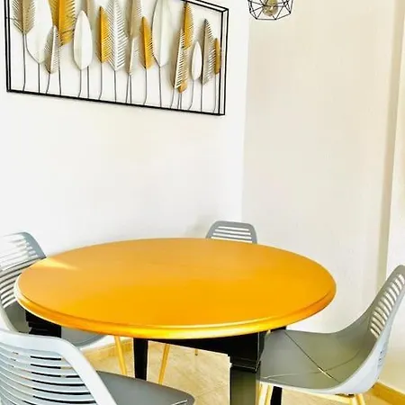 Spacious 2 Bedroom Golden Callao Salvaje