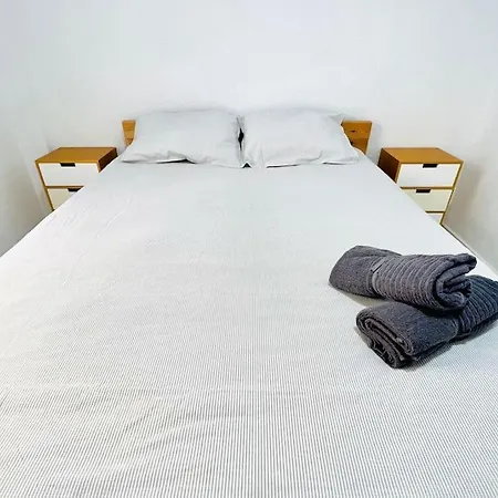 Spacious 2 Bedroom Golden Διαμέρισμα *