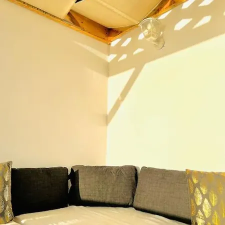 Spacious 2 Bedroom Golden Callao Salvaje