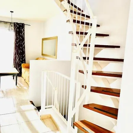 Spacious 2 Bedroom Golden Apartamento Callao Salvaje